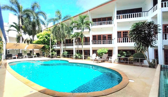 Cozy Suite on second floor with Pool View in Tambon Patong