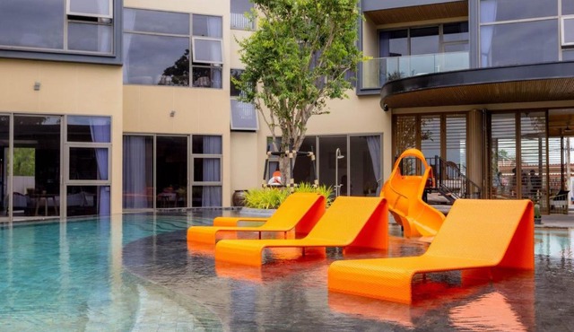 Curva Beach Hotel in Phetchaburi