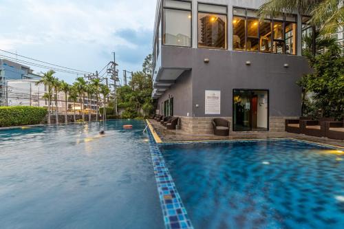 Dusit grand condo view