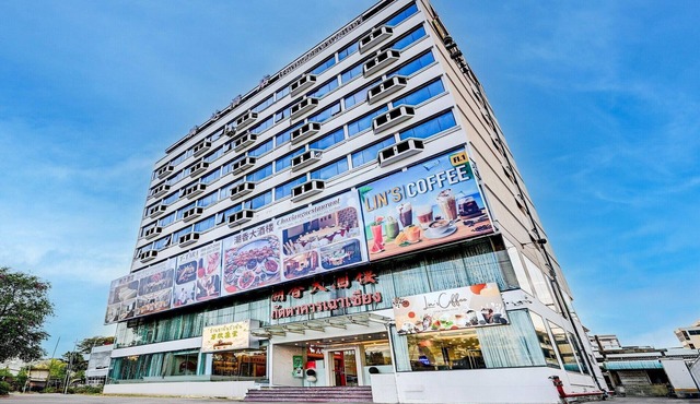 Elegant Double Deluxe | Relax in Bangkok Style