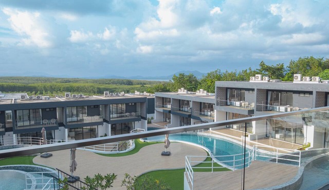 Elite Suites Villas Maikhao Phuket in Thalang