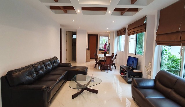 Excellent condo 100 m2 with large garden