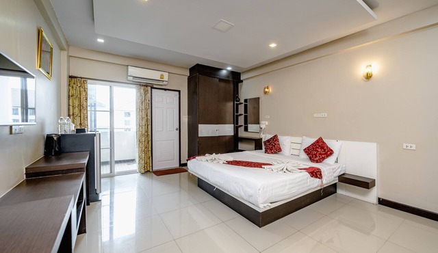 Gold Airport Suites