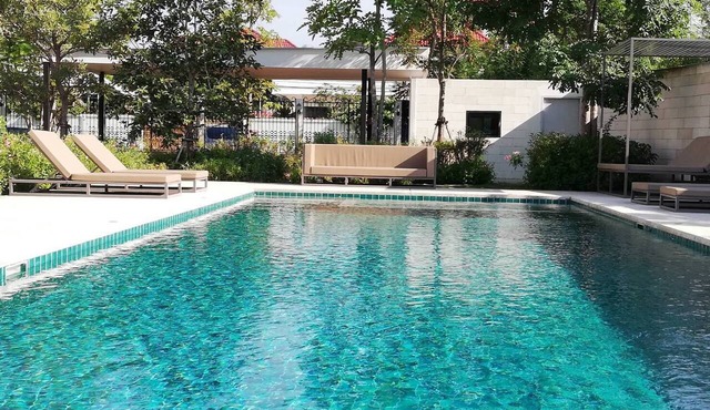 Hua Hin Vacation Villa for 10-20 Persons (Entired Home) near to Takiap Beach. in Tambon Nong Kae