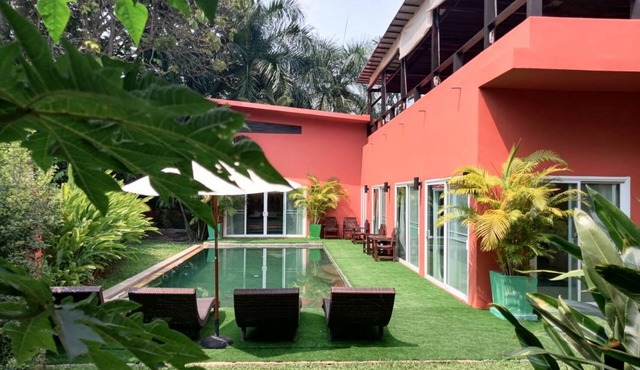 Hugo Villa, Property Privee 3 bedrooms with Pool and Garden in Chiang Mai