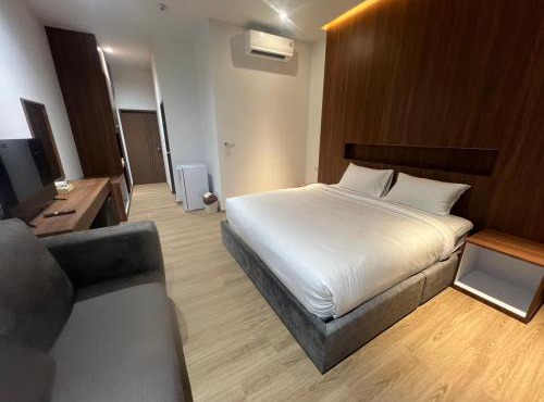 J&P Hotel Sriracha