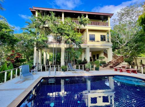 Kata Sunset Bay Villa - 3BR Private Pool - Seaview in Kata Beach