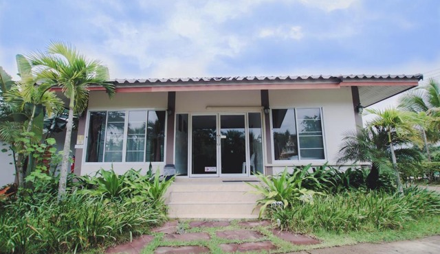 Lamphurai Riverside Resort and Spa
