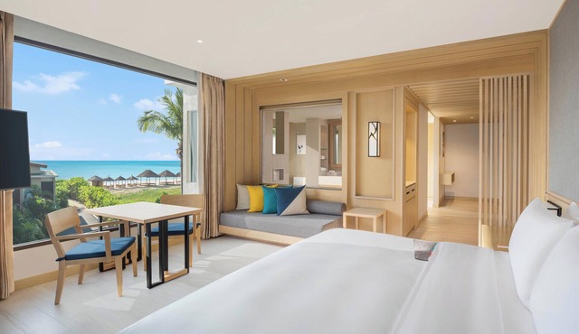 Le Meridien Khao Lak Resort & Spa