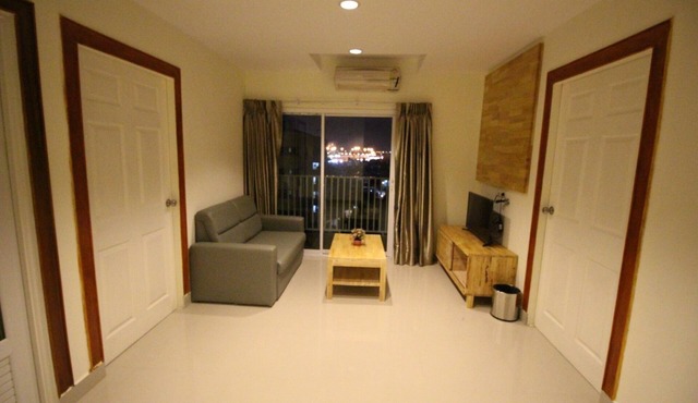Lee Place Phatthanakan Condo