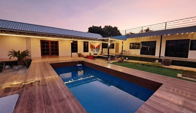 Lsarl Pool Villa