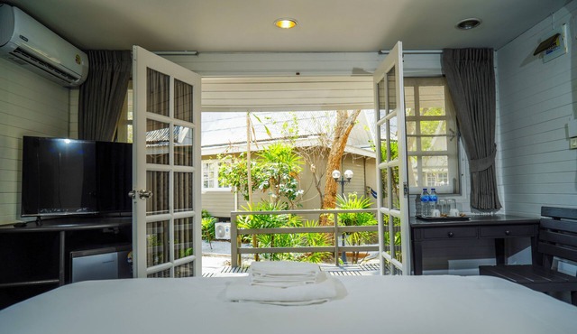 Luna Hut Resort Hua Hin