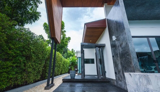 Luxury 1 Bedroom Private Pool Villa At Chalong