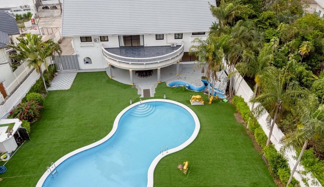 Luxury 5 BR Private Party Pool Villa Pattaya Central in Pattaya City