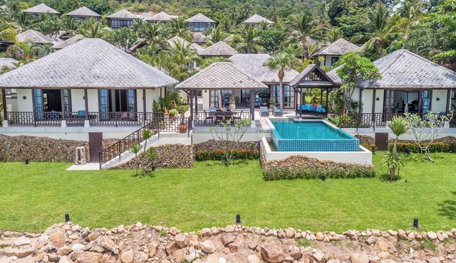 Luxury Beachfront Pool Villa 4BR - Finu@Samui in Chang Wat Surat Thani
