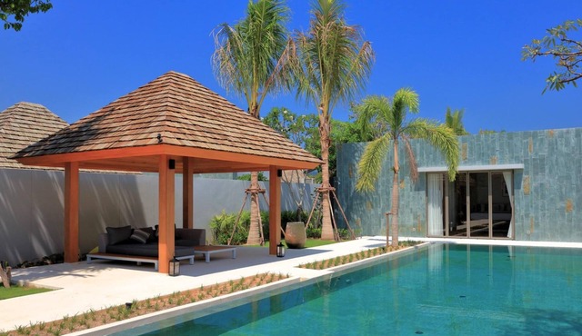 Luxury brand new villa with maid Anchan Tropicana