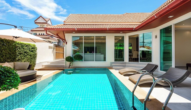Luxury Pool Villa A14 3BR/8 Persons