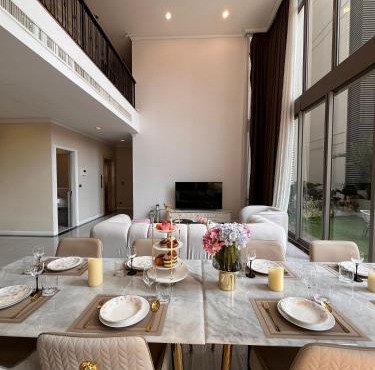Luxury Villa 4BR - 8 Mins to Thonglor BTS in Bangkok