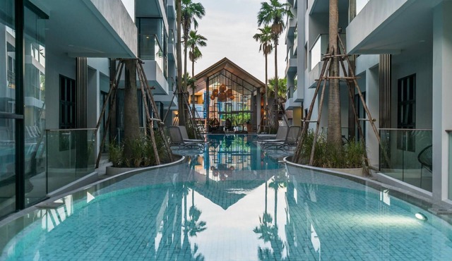 Modern Condo Palmyra-great location, walk to beach