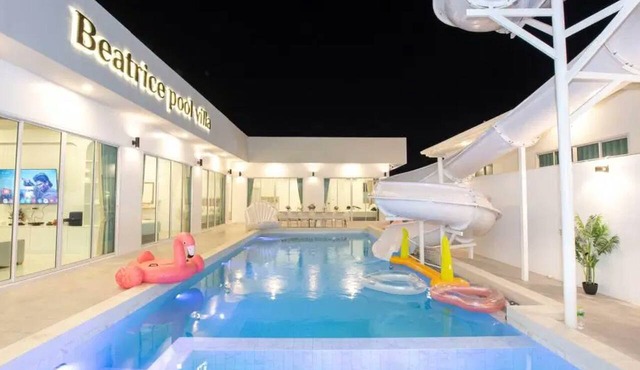 Na Jomtien 6BR Pool Villa · 24m Waterslide in Bang Lamung