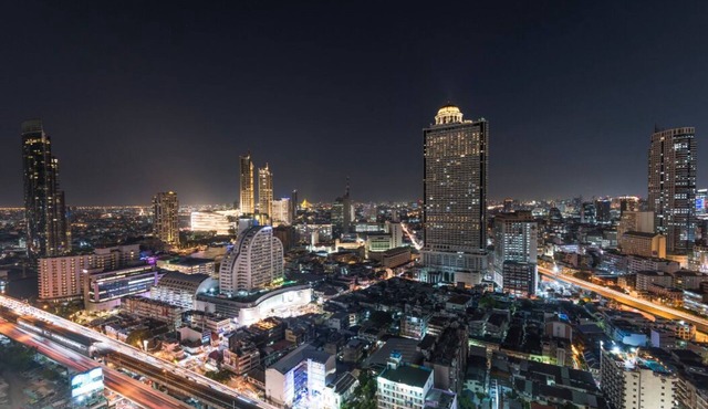 NEW * Luxurious 2BrPenthouse 33th floor-Netflix-on the BTS with river view balcony in Bangkok