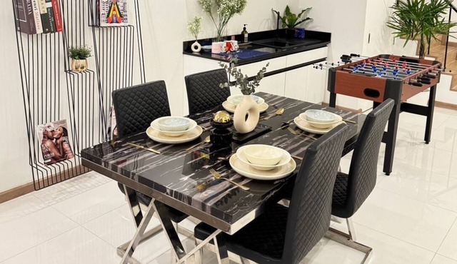 Newly Renovated Entire House 4 Beds 4 Bathrooms BTS Ekkamai 9 people