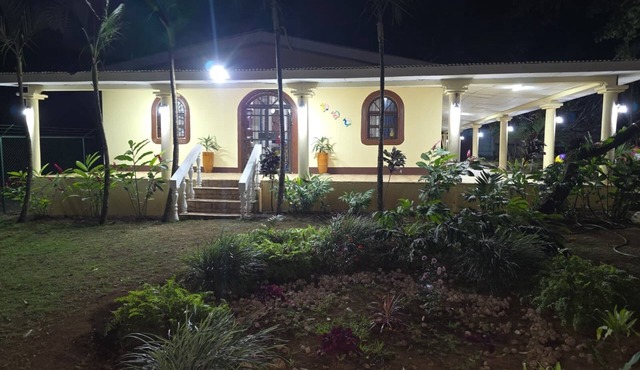 Newly Remodeled Villa Las Flores, 13 guests, 5 Rooms, 4 full bathrooms, AC in Las Flores