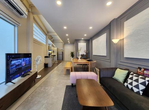 Nice 2-storey townhouse in local neighborhood area