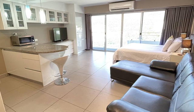 Nimman Studio with FREE Motorbike - Kitchen - View - Pool - Chom Doi 2