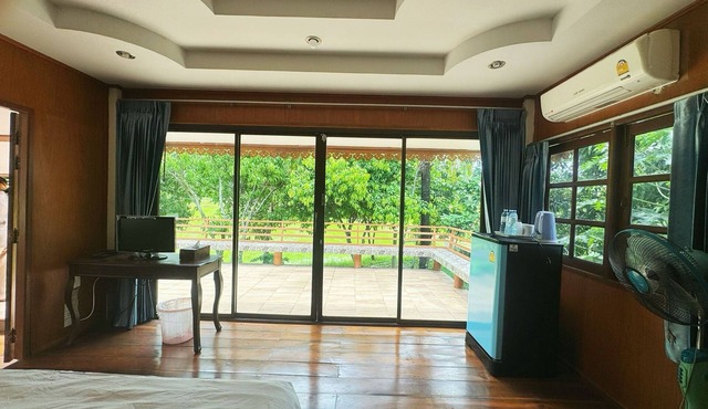 OYO 75497 Uncle Odd Talay View Resort in Nakhon Nayok