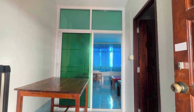 OYO 75596 The Sirisuk House