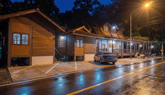 Paipaknak Riverside Resort ไปปากนัก ริเวอร์ไซด์ รีสอร์ท