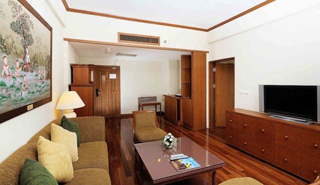 Paradise Suite Room, partial seaview #05