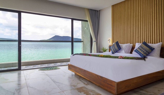 Pearl Beach Resort & Spa in Koh Rong Sanloem