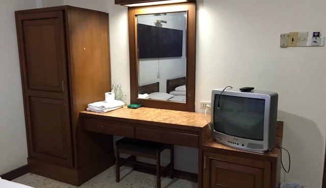 Petch Pailyn Hotel