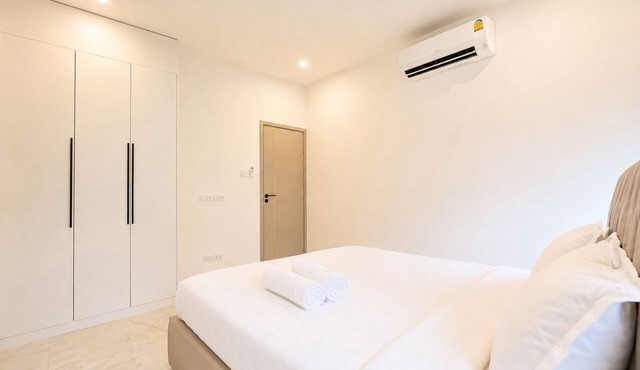 Phenomenal 4-bedroom bed & breakfast in charming Chang Wat Surat Thani in Chang Wat Surat Thani