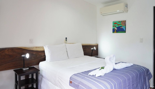 Poolside Queen Bed Room in El Gigante