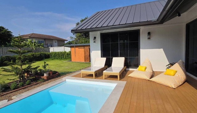Private 3-bedroom Pool Villa in Sukhumvit, 15-mins to skytrain