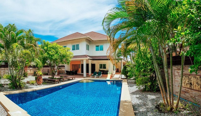 Private Residence Hosted by Sasithorn