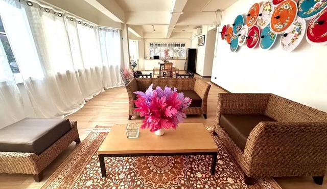 Private Full-Floor Spacious 5BR in China Townnn