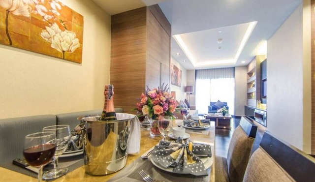 QS 1 bedroom/80 SQM/Monthly in Bangkok