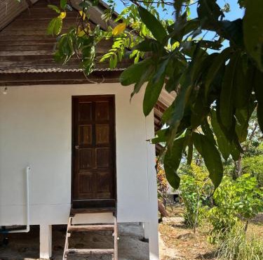 Quiet Garden Bungalow - walking distance to beach, Koh Yao Noi