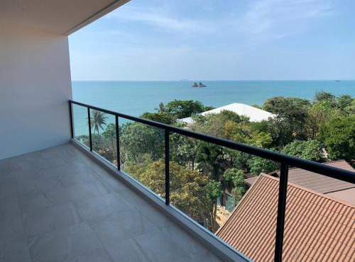 Rayong Beachfront Escape Laem Mae Phim -Absolute Waterfront Suites in Mae Pim