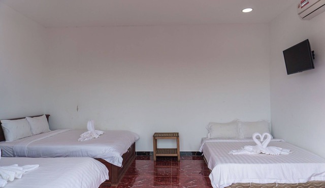 Reachbut Sessor Hotel in Kep