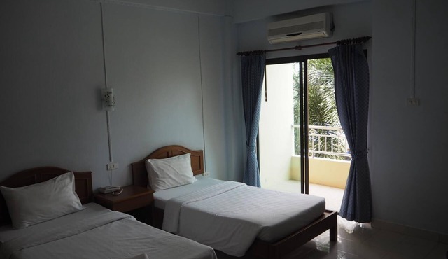 Ritzy House Hotel