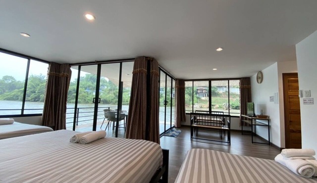 Riverside Hill Resort & Restaurant