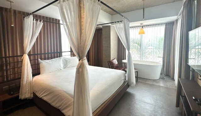 Royal Palace Suites Phnom Penh Hotel by Caerus Management in Phnom Penh