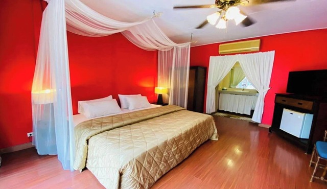 Safari Riviera Resort in Pattaya