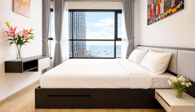 Sea View 2 Bed Room Excellent Location in Muang Pattaya
