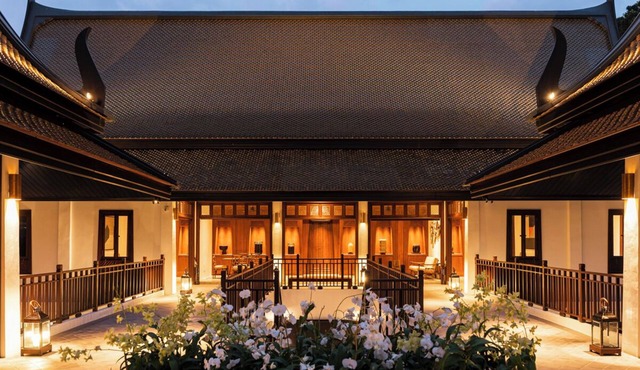 Siri Sala Villa - Six Bedroom Villa, Sleeps 12 in Bangkok